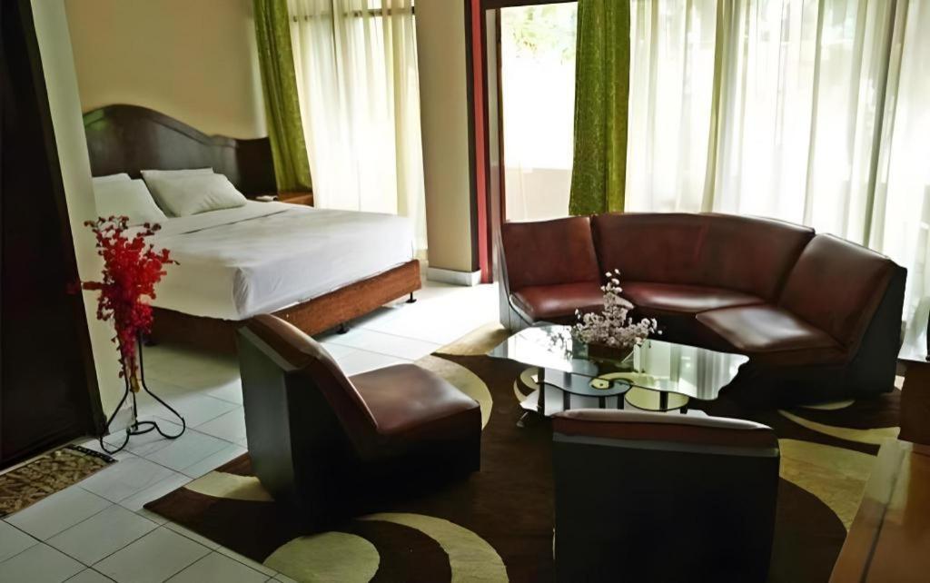 Hotel Benteng Bukittinggi Exterior photo